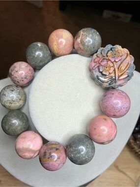 Rhodonite 16mm with Rhodonite Flower Carving (pink/gold/green)